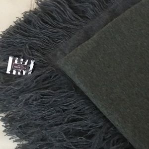 💲🔥SELL 🛍💝NEW! Henri Bendel 100% Cashmere shawl